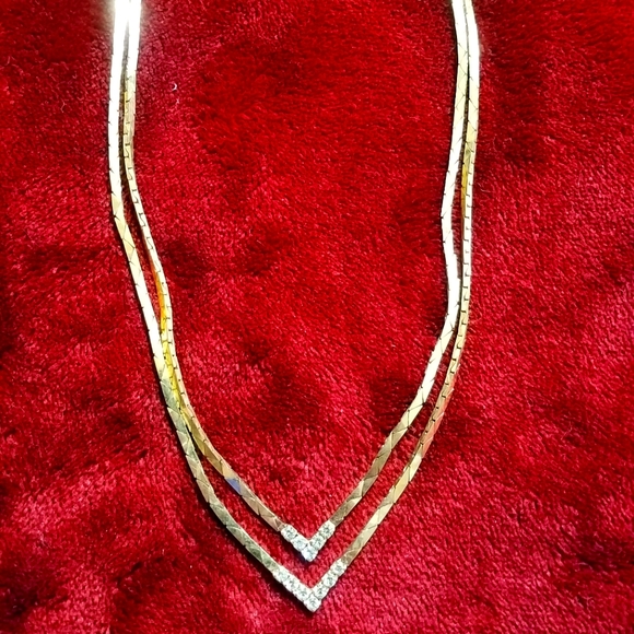 Jewelry - Elegant Vintage Necklace